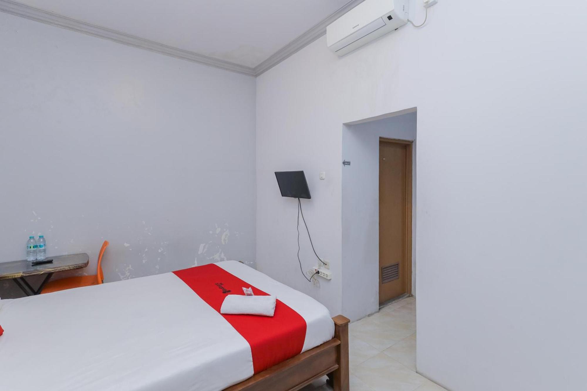 Reddoorz At Pondok Candra Surabaya Kültér fotó