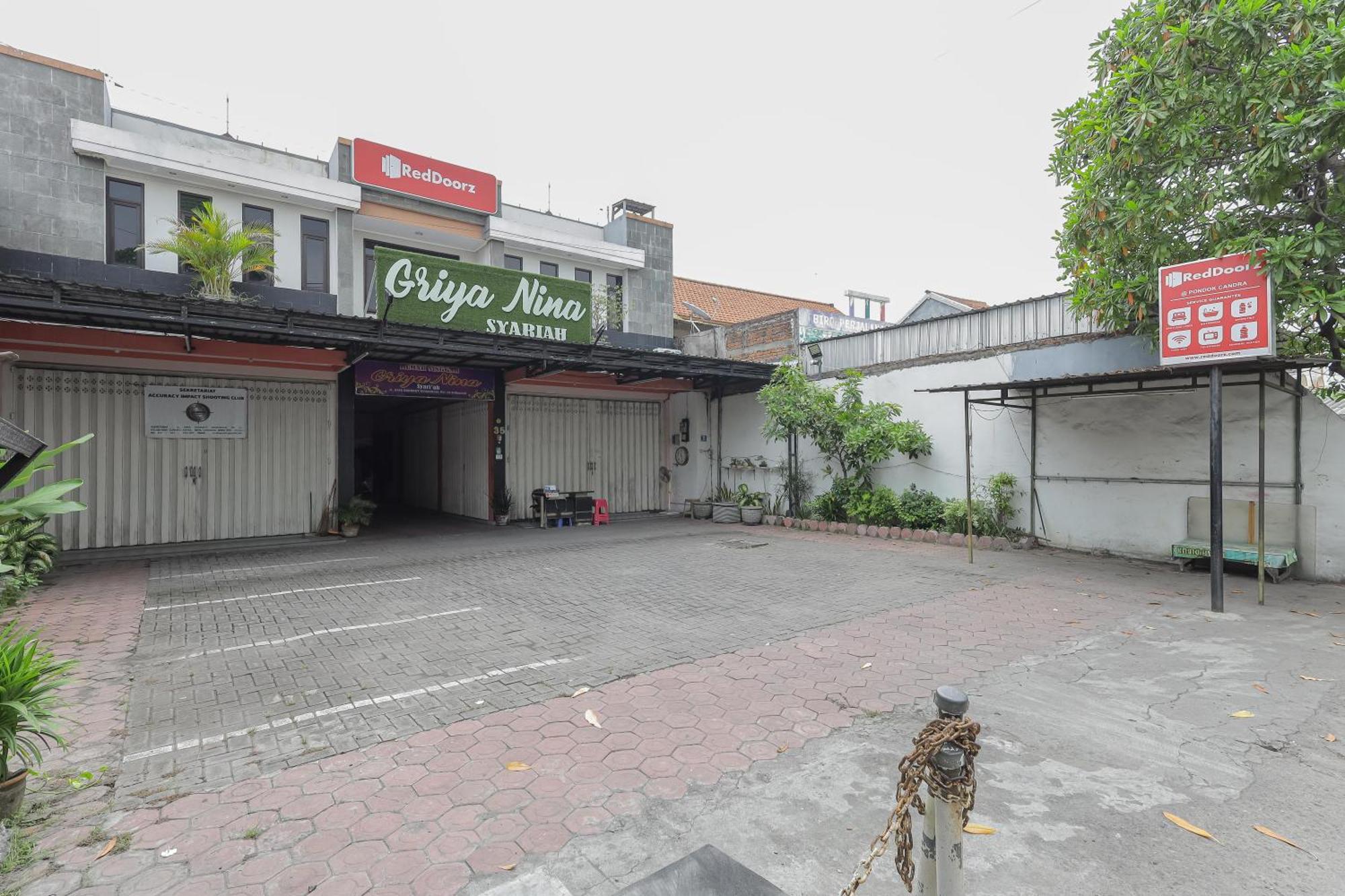 Reddoorz At Pondok Candra Surabaya Kültér fotó