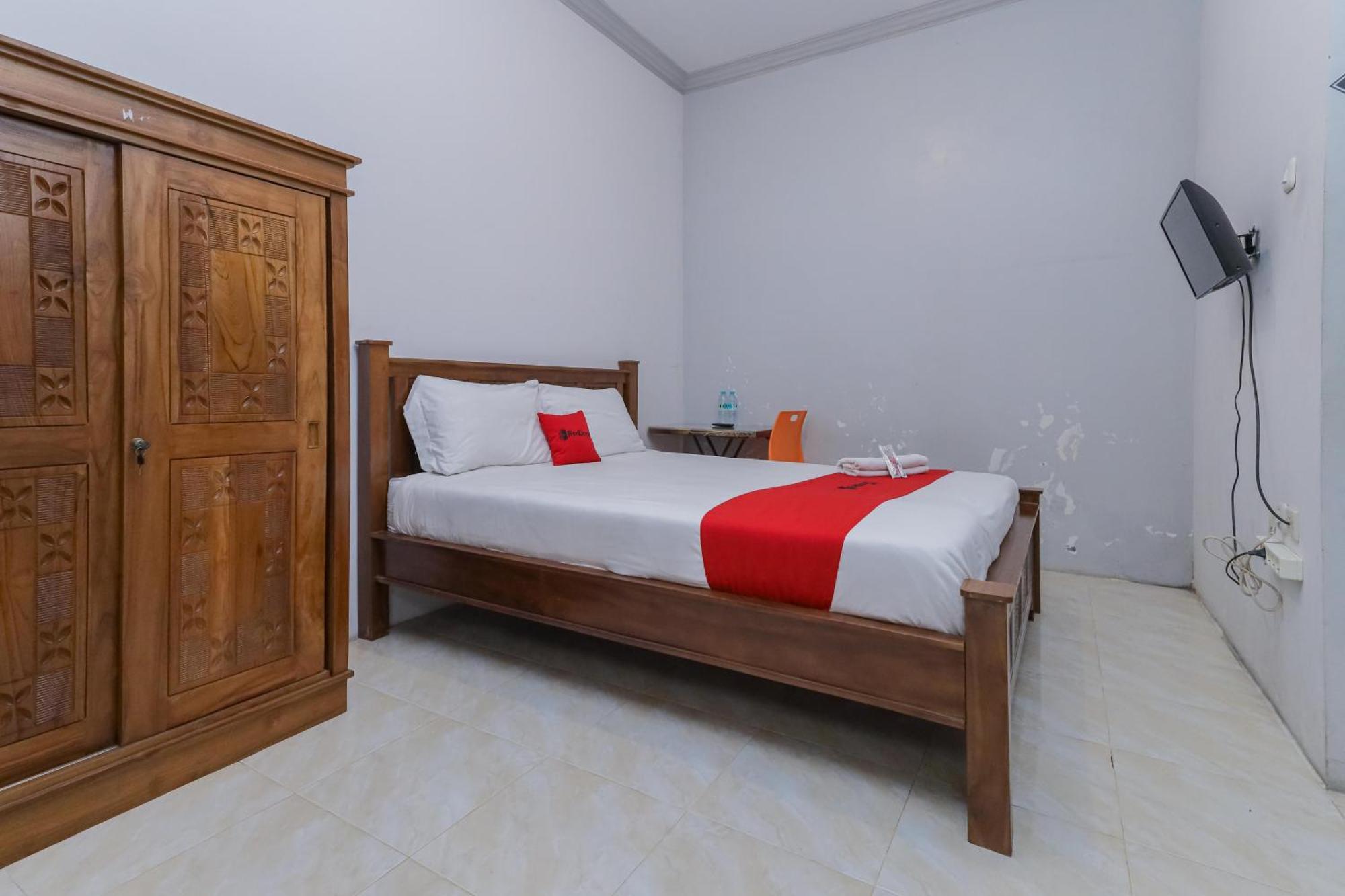 Reddoorz At Pondok Candra Surabaya Kültér fotó